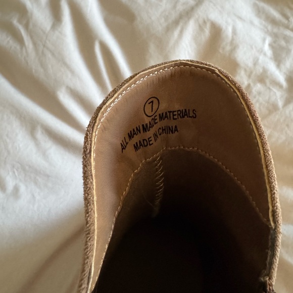 Lulus Tan Suede Booties- new without tags - Picture 5 of 9